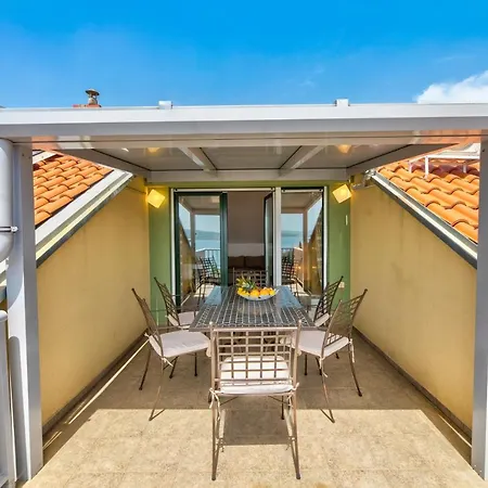 Jasna * تْسْغيكفانِتْسا