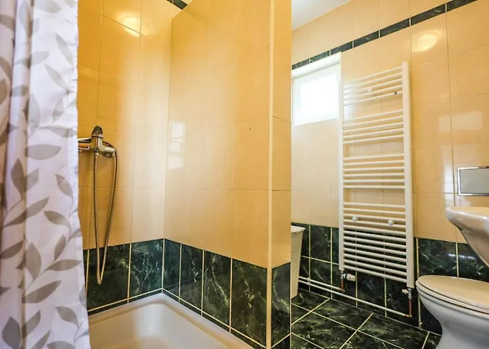 Jasna アパート ツリクヴェニツァ