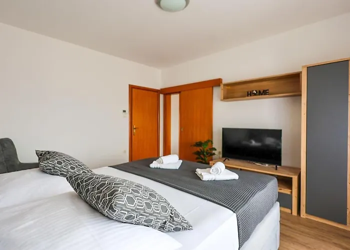 アパート Jasna ツリクヴェニツァ